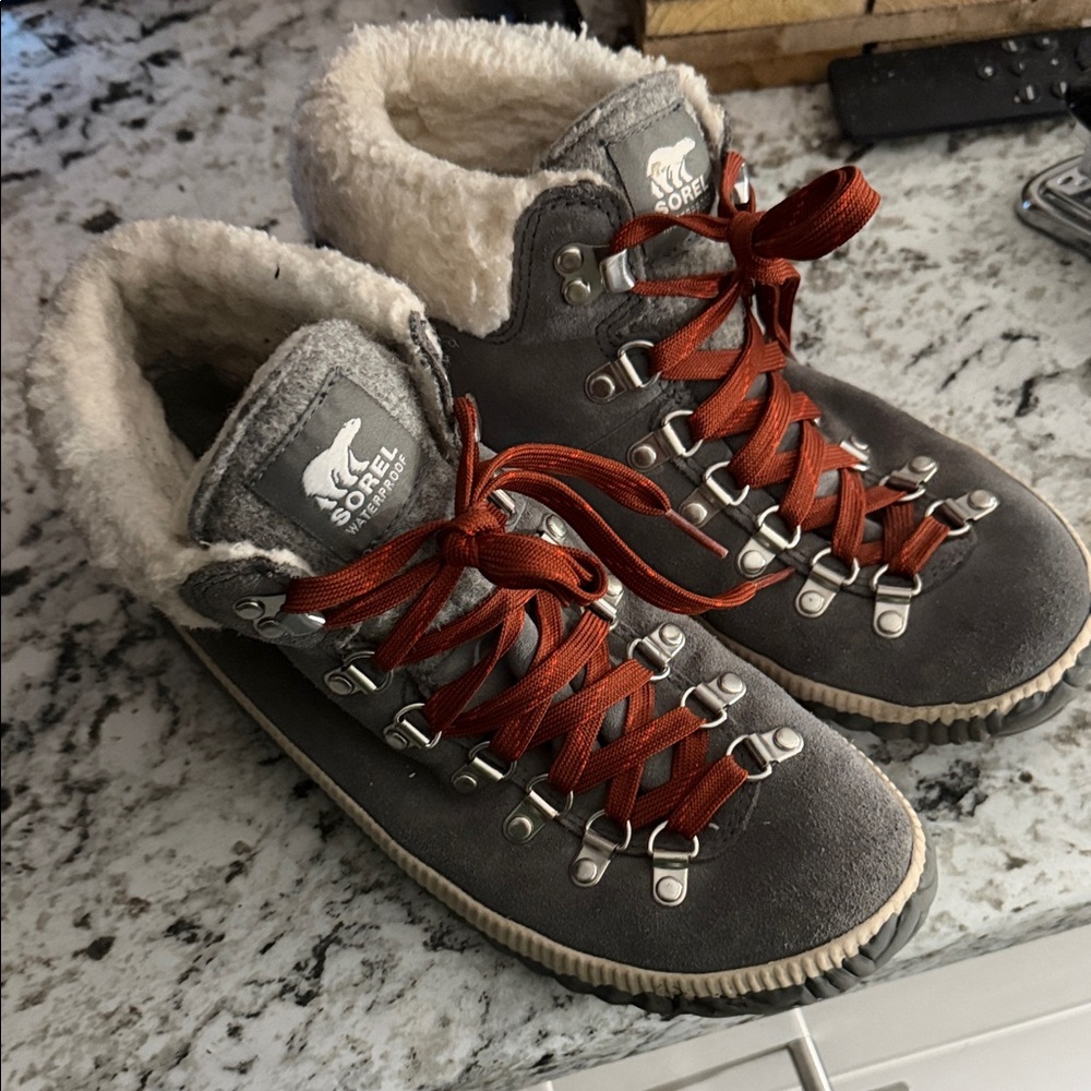 Sorel Gray and Red Winter Boots - Picture 2 of 11